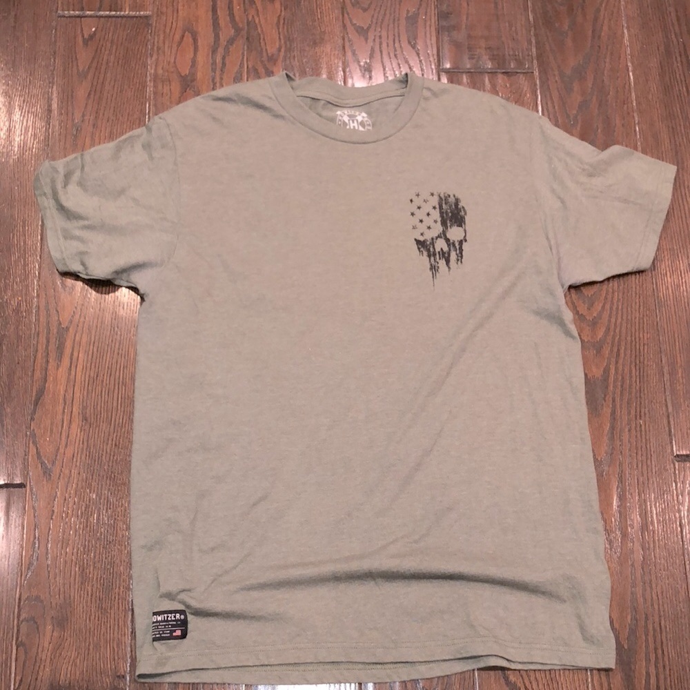 Howitzer green skull T-shirt graphic size large new without tags